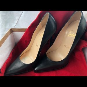 SOLD! Christian Louboutin Black Pigalle Plato